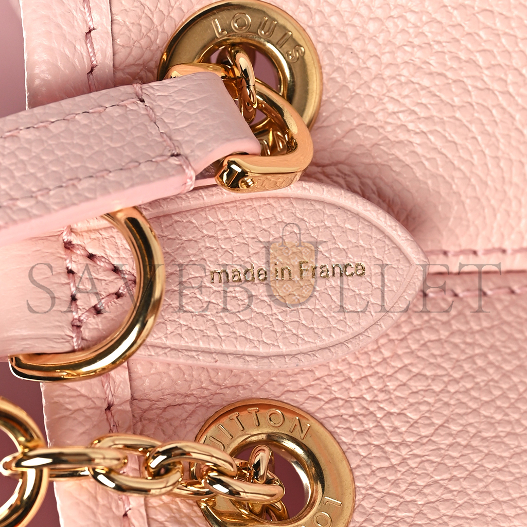 l**is V*t*n lv bundle  (28*20*11cm)